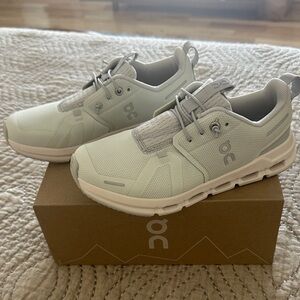 On Running Men's Light Gray Sneakers